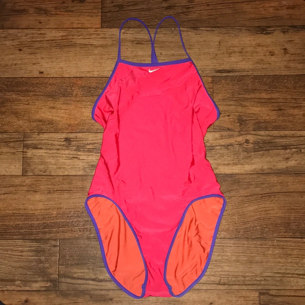 NEW Nike Women’s One Piece Swimsuit!